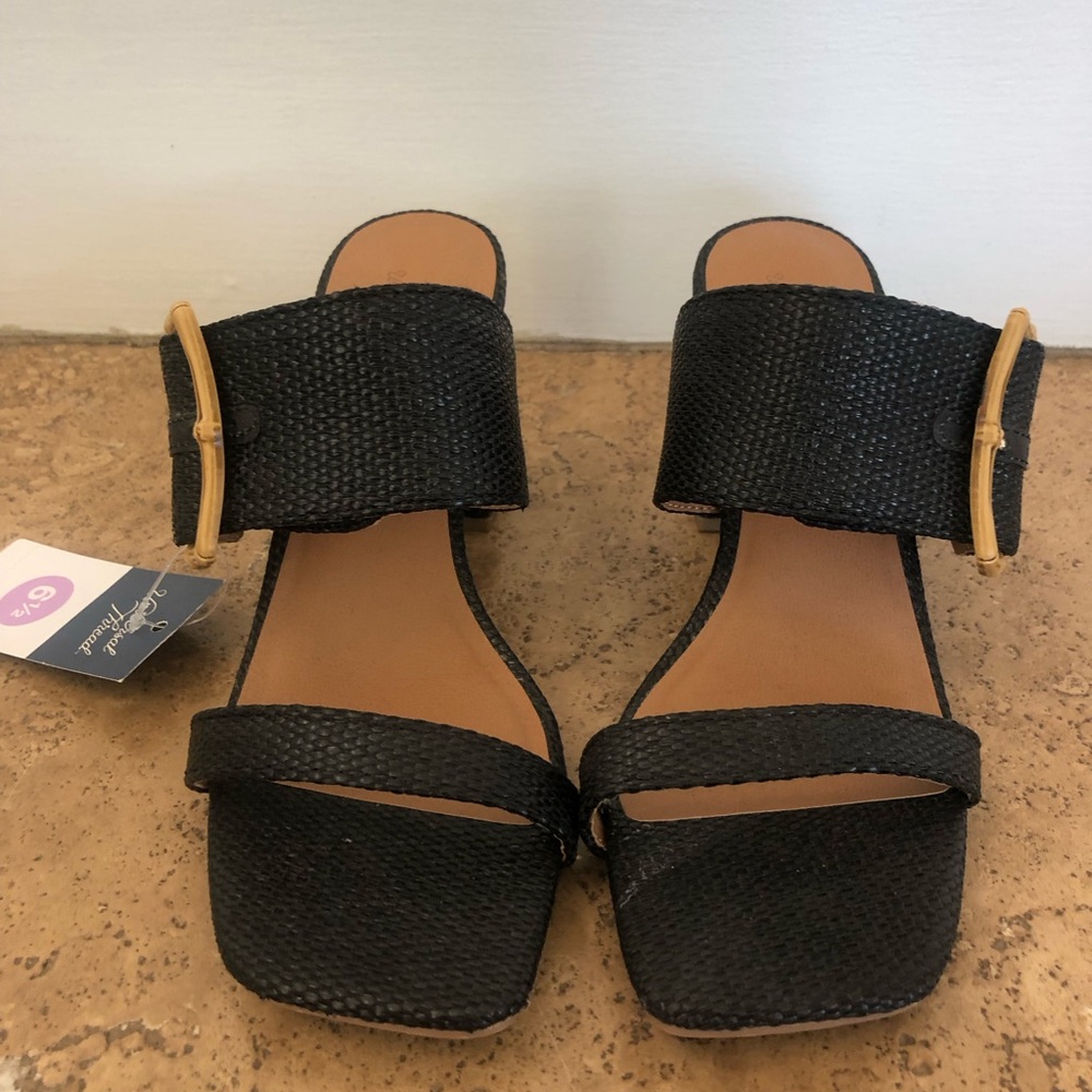 UNIVERSAL THREAD - NWT BLOCK SANDALS + BLACK/6.5